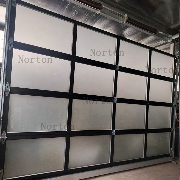 全景が見えるガラス扉